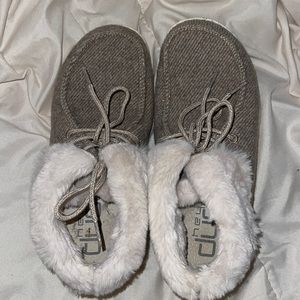 Reposhing, they are slightly too big for me